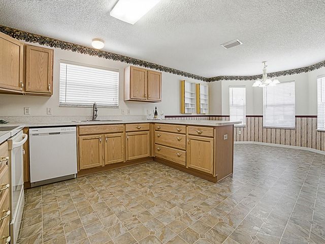 16865 SE 93RD CUTHBERT CIRCLE, The Villages, FL 32162