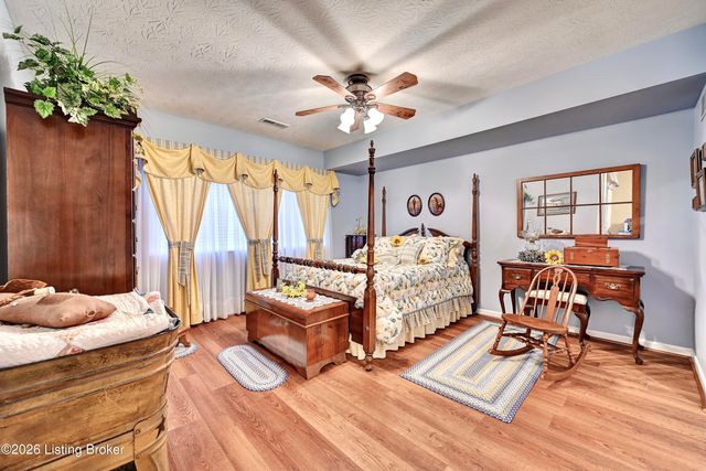 10878 Saint Andrews Dr, Union, KY 41091