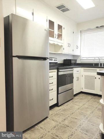 120 N MAPLE AVE, Martinsburg, WV 25401