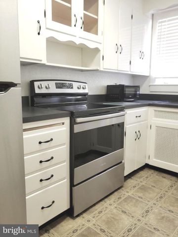 120 N MAPLE AVE, Martinsburg, WV 25401