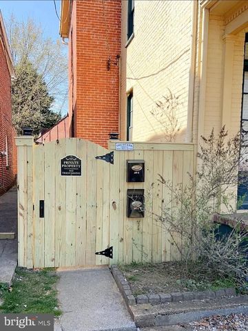 120 N MAPLE AVE, Martinsburg, WV 25401