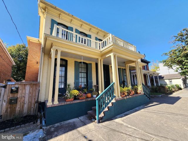 120 N MAPLE AVE, Martinsburg, WV 25401