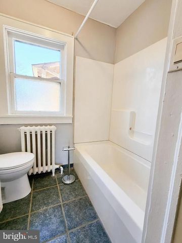 120 N MAPLE AVE, Martinsburg, WV 25401