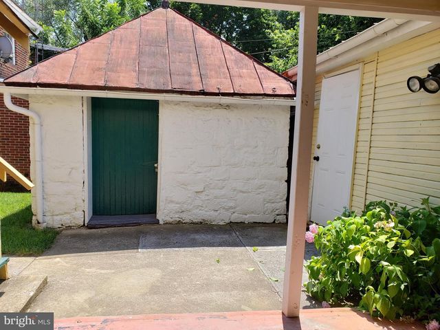 120 N MAPLE AVE, Martinsburg, WV 25401