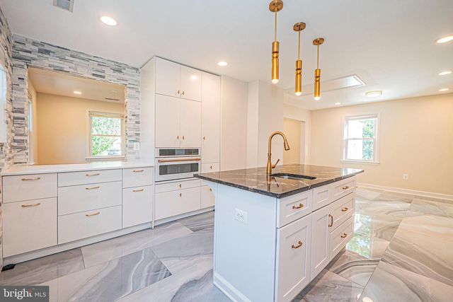 2923 FAIRHILL RD, Fairfax, VA 22031