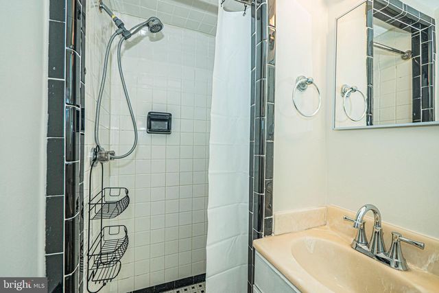 2923 FAIRHILL RD, Fairfax, VA 22031