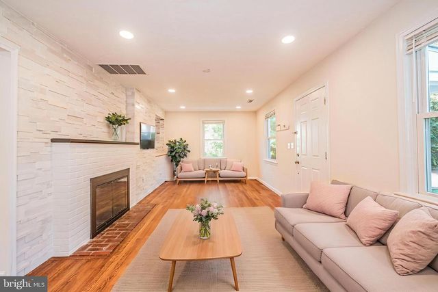 2923 FAIRHILL RD, Fairfax, VA 22031