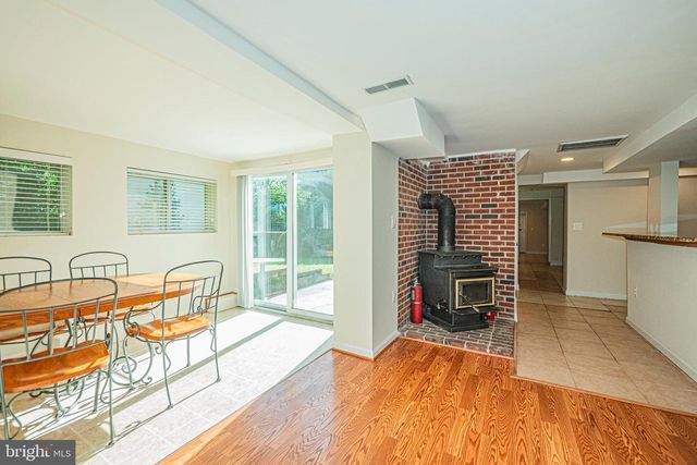 2923 FAIRHILL RD, Fairfax, VA 22031