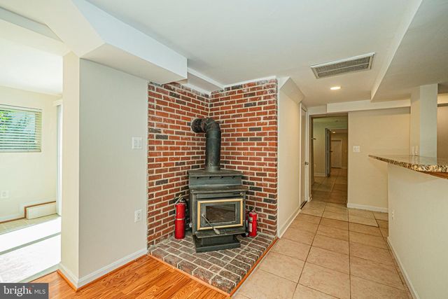 2923 FAIRHILL RD, Fairfax, VA 22031
