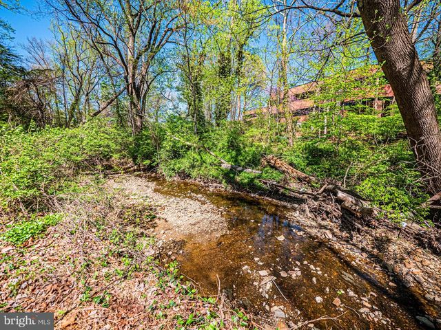 2923 FAIRHILL RD, Fairfax, VA 22031