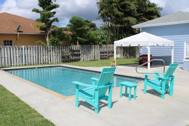 475 Seabrook Road, Tequesta, FL 33469