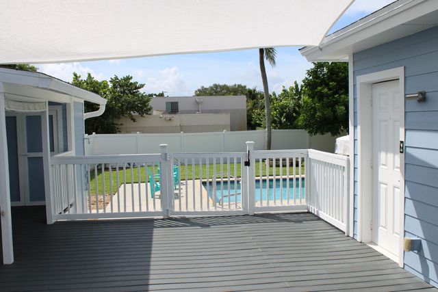 475 Seabrook Road, Tequesta, FL 33469