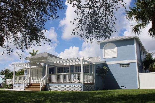 475 Seabrook Road, Tequesta, FL 33469
