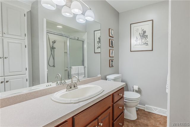9 Saint Charles Ct, Amherst, NY 14221
