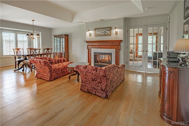 9 Saint Charles Ct, Amherst, NY 14221
