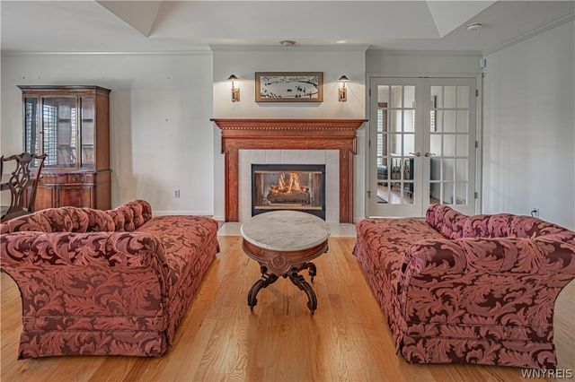 9 Saint Charles Ct, Amherst, NY 14221
