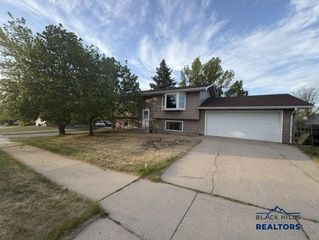 715 E ELK, Rapid City, SD 57701