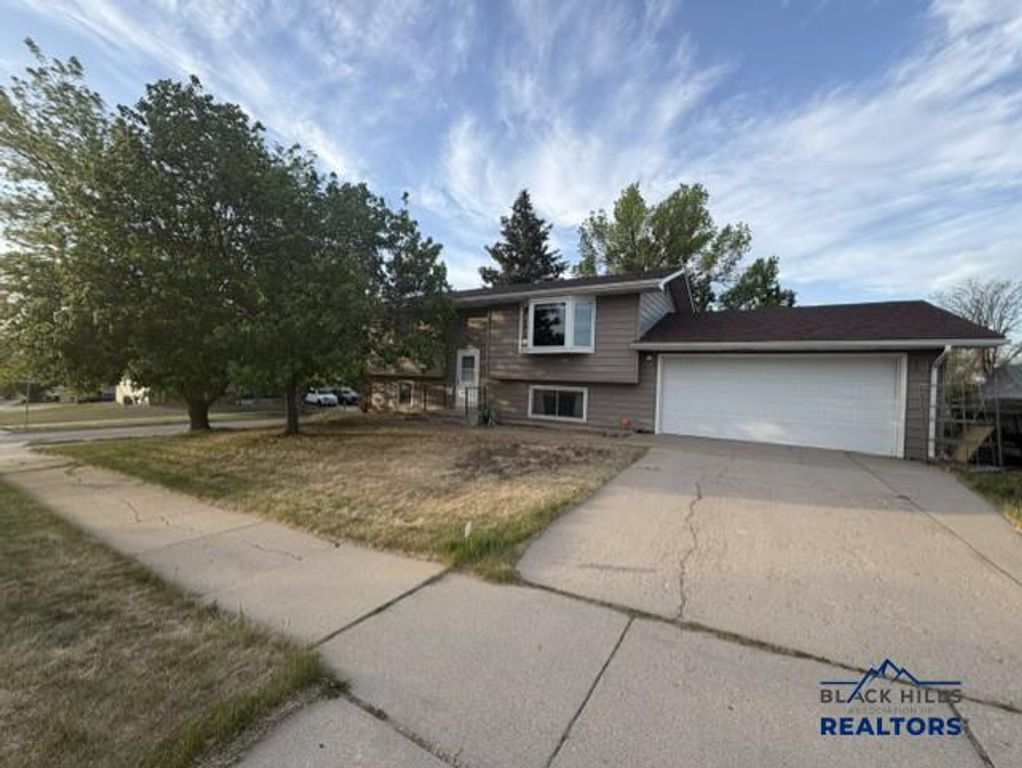 715 E ELK, Rapid City, SD 57701