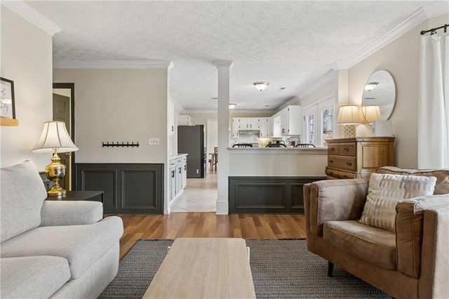 609 Farmbrook Trail NE, Kennesaw, GA 30144