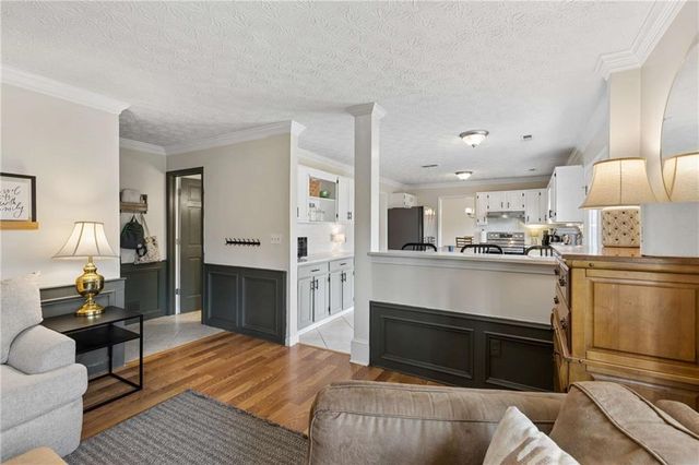 609 Farmbrook Trail NE, Kennesaw, GA 30144