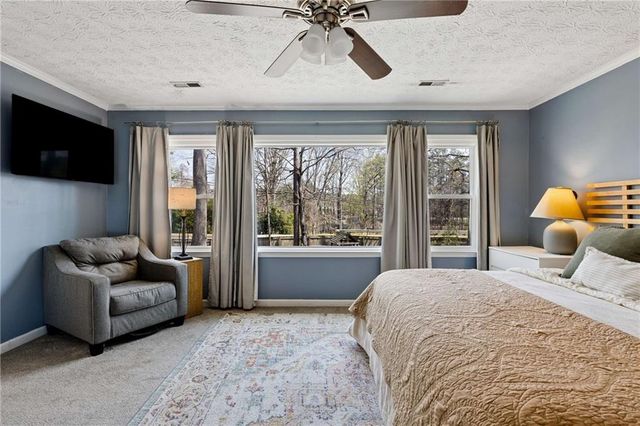 609 Farmbrook Trail NE, Kennesaw, GA 30144