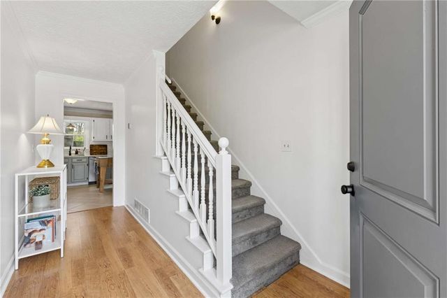 609 Farmbrook Trail NE, Kennesaw, GA 30144