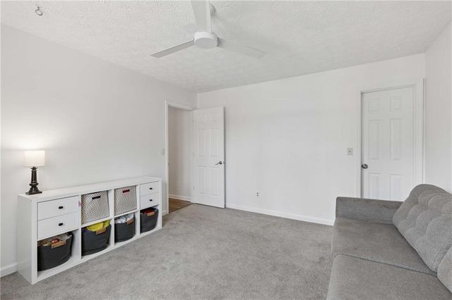 609 Farmbrook Trail NE, Kennesaw, GA 30144