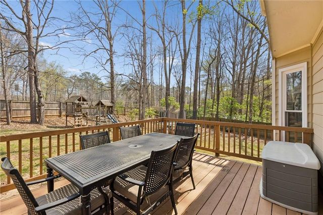 609 Farmbrook Trail NE, Kennesaw, GA 30144