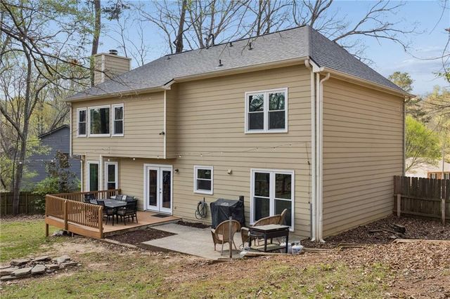 609 Farmbrook Trail NE, Kennesaw, GA 30144