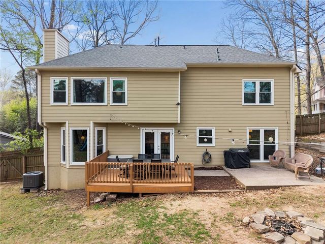 609 Farmbrook Trail NE, Kennesaw, GA 30144