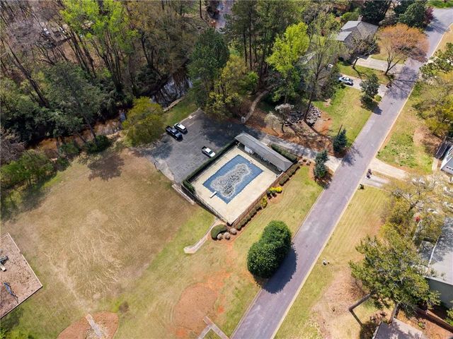 609 Farmbrook Trail NE, Kennesaw, GA 30144