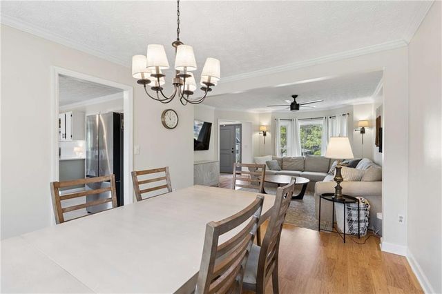 609 Farmbrook Trail NE, Kennesaw, GA 30144