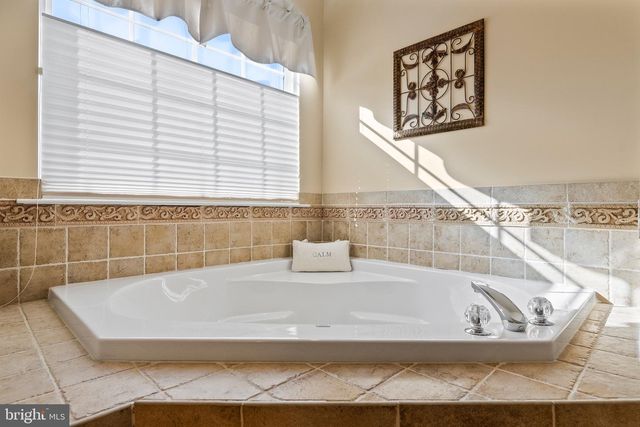 10 LAUREL WOOD CT, Laurel Springs, NJ 08021