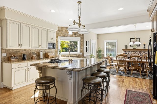 672 S ST JAMES PL, Cedar City, UT 84720