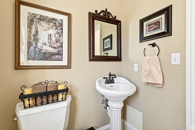 672 S ST JAMES PL, Cedar City, UT 84720