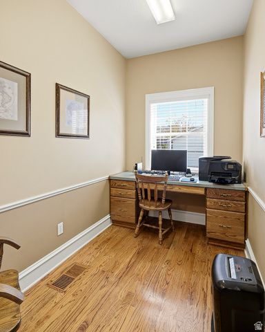 672 S ST JAMES PL, Cedar City, UT 84720