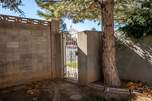 672 S ST JAMES PL, Cedar City, UT 84720