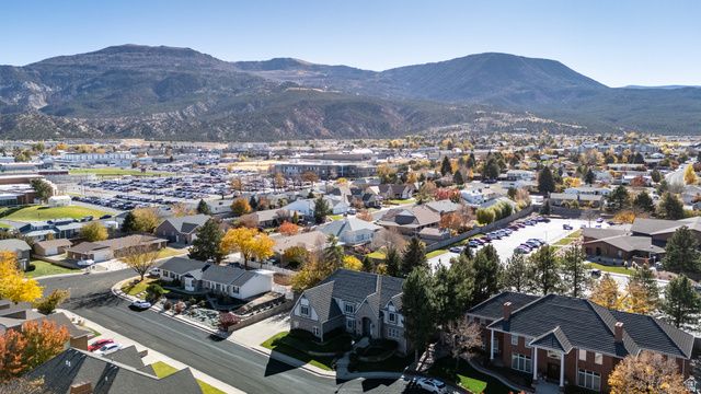 672 S ST JAMES PL, Cedar City, UT 84720