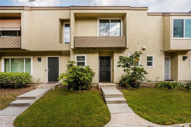 5825 E Creekside Avenue 9, Orange, CA 92869