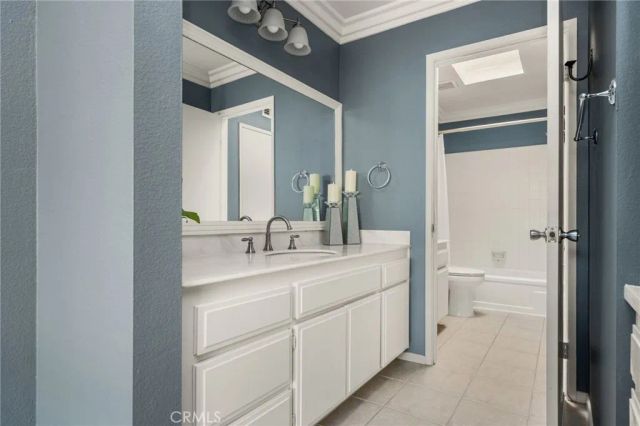 5825 E Creekside Avenue 9, Orange, CA 92869