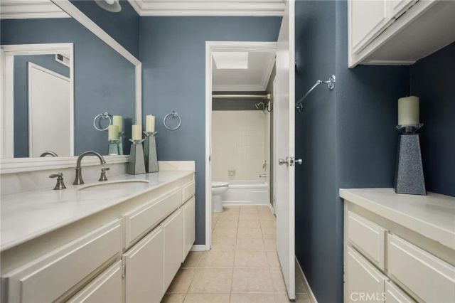 5825 E Creekside Avenue 9, Orange, CA 92869