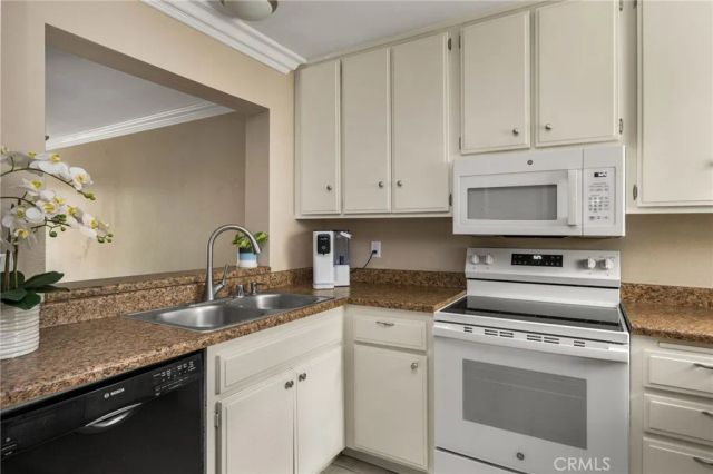 5825 E Creekside Avenue 9, Orange, CA 92869