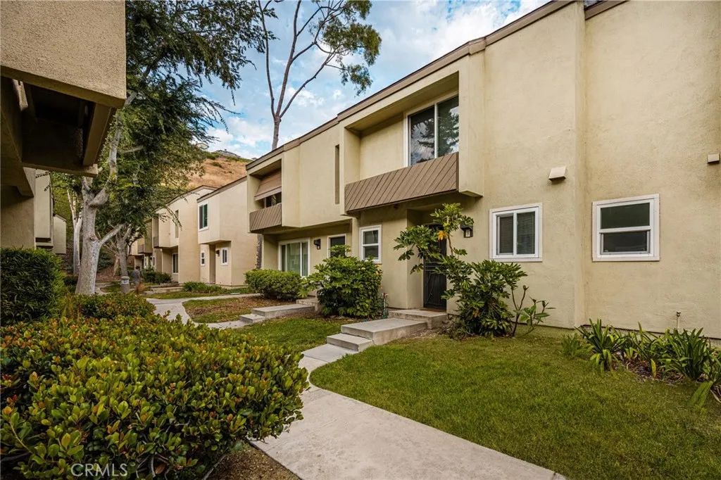 5825 E Creekside Avenue 9, Orange, CA 92869