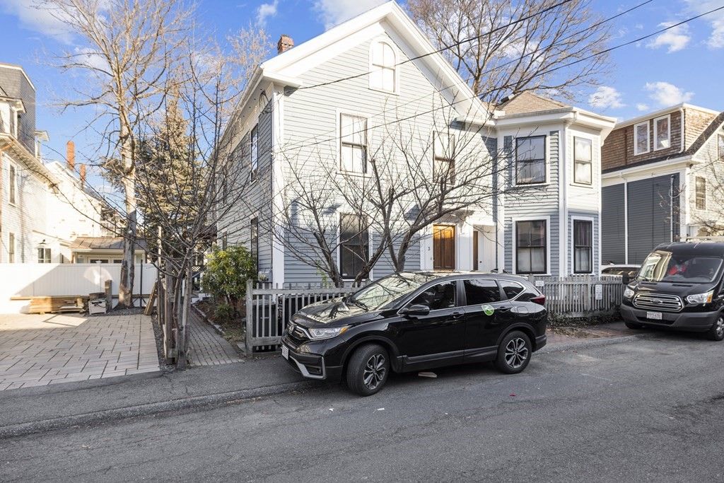 3 Pleasant Pl 3, Cambridge, MA 02139