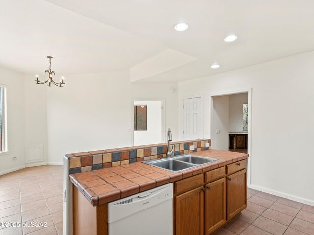 7519 S Eliot Lane, Tucson, AZ 85747