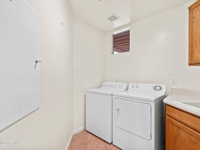 7519 S Eliot Lane, Tucson, AZ 85747