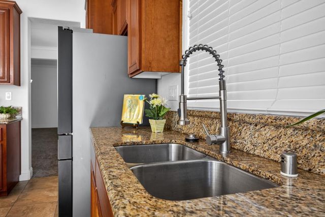 2439 Lincoln Air Park Dr, Lincoln, CA 95648