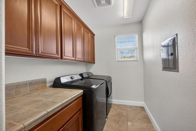 2439 Lincoln Air Park Dr, Lincoln, CA 95648