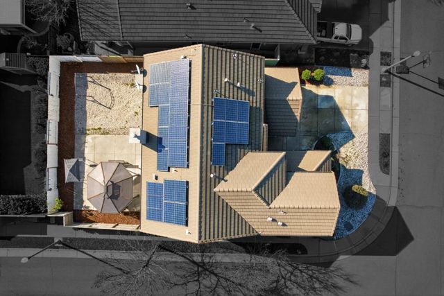 2439 Lincoln Air Park Dr, Lincoln, CA 95648