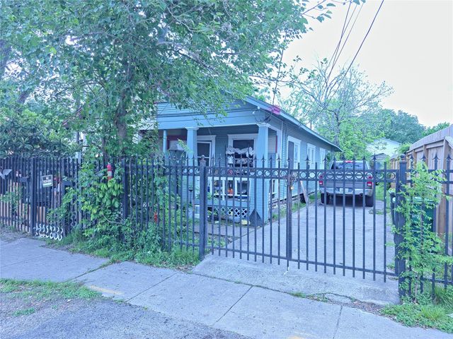 1006 Panama Street, Houston, TX 77009